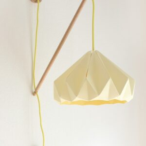 Houten muurlamp Klimoppe met papieren origami lamp Chestnut